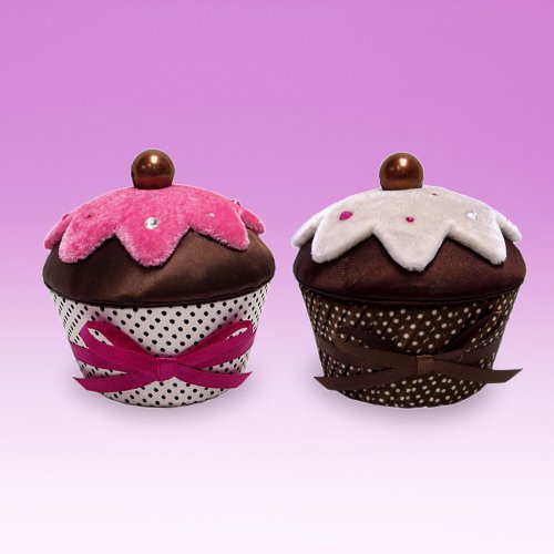 TRINKET BOX - CHOCOLATE CUPCAKE - <p>A LOVELY FABRIC CHOCOLATE CUPCAKE TRINKET BOX . FILL WITH A PIECE OF JEWELLERY AS A GREAT GIFT IDEA. �11 x 11x x10cm</p> Quality natural handmade soaps, candle, home, bathroom & beauty products make great gift ideas for him & her for any occasion or if you just want to treat yourself.