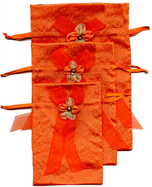 ORGANZA BAG - TAFFETA FLOWER BAG - ORANGE - LGE. - 14 X 21CM - Beautiful bags. Great for keeping delicate lingerie, especially for travel, or for jewellery and hair accessories. Fill with some sweet treasures for a great get-well gift. Also available in two other sizes see BAG39, BAG40







Sold in packs of 12 Quality natural handmade soaps, candle, home, bathroom & beauty products make great gift ideas for him & her for any occasion or if you just want to treat yourself.