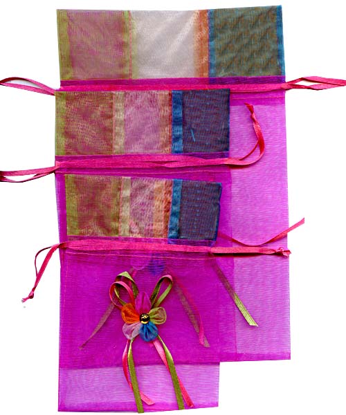 ORGANZA BAG - ORGANZA FLOWER BAG - HOT PINK - MED. - 11 X 17CM - These bags are fantastic to fill with pot pourri, lavender, bath salts or soaps for quality yet inexpensive gifts or just use to store jewellery and hair accessories. A great way to package a gift of perfume. Also available in two other sizes see BAG35. BAG37
Sold in packs of 12 Quality natural handmade soaps, candle, home, bathroom & beauty products make great gift ideas for him & her for any occasion or if you just want to treat yourself.