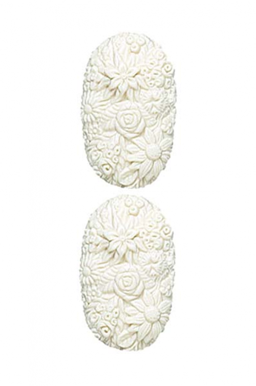 WHITE FLOWERS 140G FAVOURITE FLOWERS SOAP - 2/PACK - Favourite Flowers fine detailed engraved soaps with an elegant White linen style fragrance. This soap will dress up a bathroom and are so creamy to use with the added Sorbolene. A really nice gift too! Quality natural handmade soaps, candle, home, bathroom & beauty products make great gift ideas for him & her for any occasion or if you just want to treat yourself.