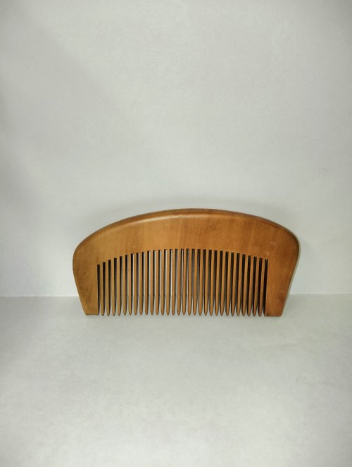 SMALL WOODEN COMB - SMALL WOODEN COMB Quality natural handmade soaps, candle, home, bathroom & beauty products make great gift ideas for him & her for any occasion or if you just want to treat yourself.
