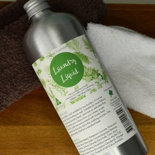 MINIMAL ESSENTIALS LAUNDRY LIQUID 500ML/6 - An eco-friendly alternative to laundry detergent. Packed with essential oils. Suitable for top loaders and hand washing. Quality natural handmade soaps, candle, home, bathroom & beauty products make great gift ideas for him & her for any occasion or if you just want to treat yourself.