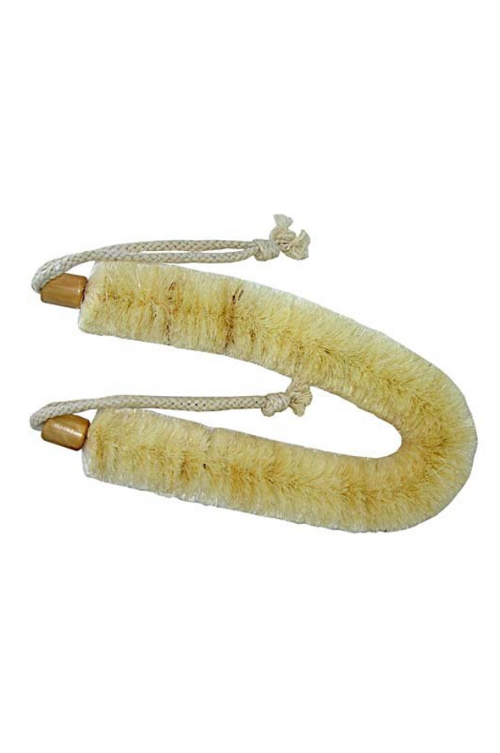 SISAL BACK SCRUBBER BRUSH - Wet the scrubber under warm water, add a little soap, and glide it across your back using the handles for an easy reach. The natural sisal fibres help to exfoliate, remove dead skin, and leave your back feeling fresh and smooth. Rinse thoroughly after use and hang to dry. Product Size: 66 x 7cm Quality natural handmade soaps, candle, home, bathroom & beauty products make great gift ideas for him & her for any occasion or if you just want to treat yourself.